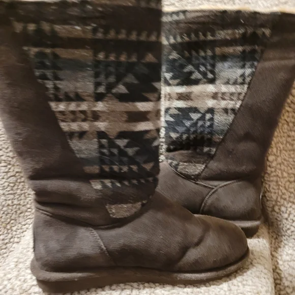 Bearpaw Kathy Slip on Aztec 8 boots (FLAWED) - Picture 2 of 5